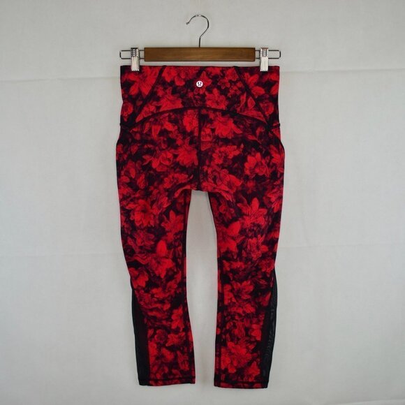 lululemon Train Times Crops Size 6 in Carmine True Red & Black - Picture 2 of 5